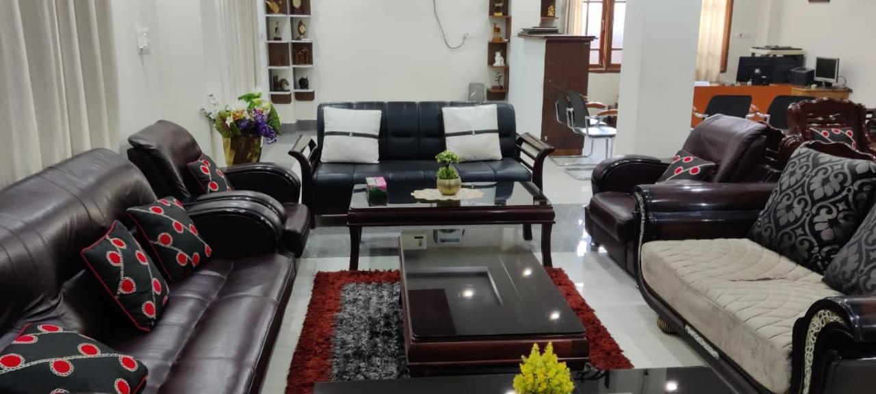 Iranyai Homestay Imphal Exterior foto